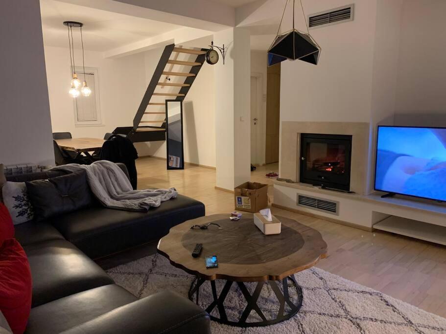 Modern Apartment In Skopje Exterior foto